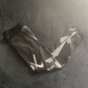 Nike Pro Football 3/4 Cropped Compression Pants